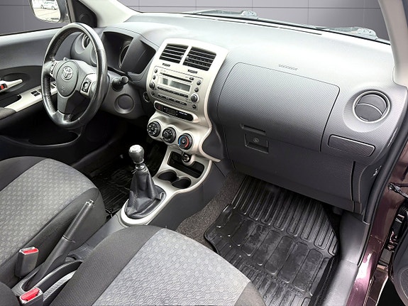 Toyota Urban Cruiser 9 of 15