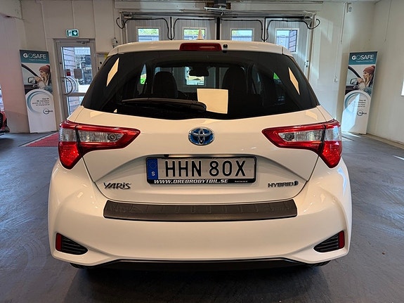 Toyota Yaris 27 of 28