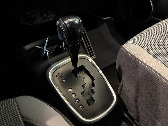 Toyota Yaris 14 of 28