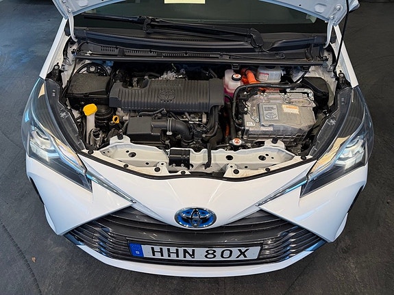 Toyota Yaris 25 of 28