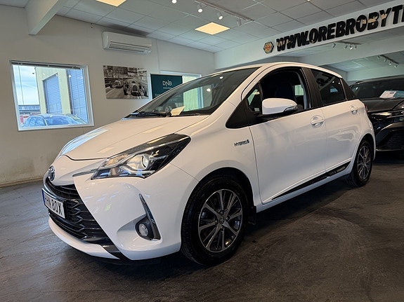 Toyota Yaris 2 of 28