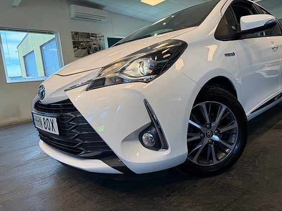 Toyota Yaris 6 of 28
