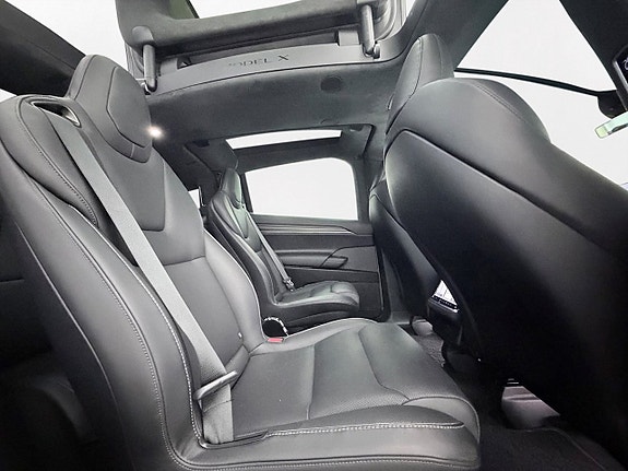 Tesla Model X 21 of 30