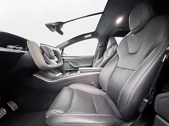 Tesla Model X 14 of 30