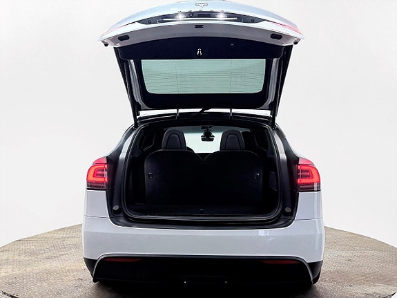 Tesla Model X 10 of 30