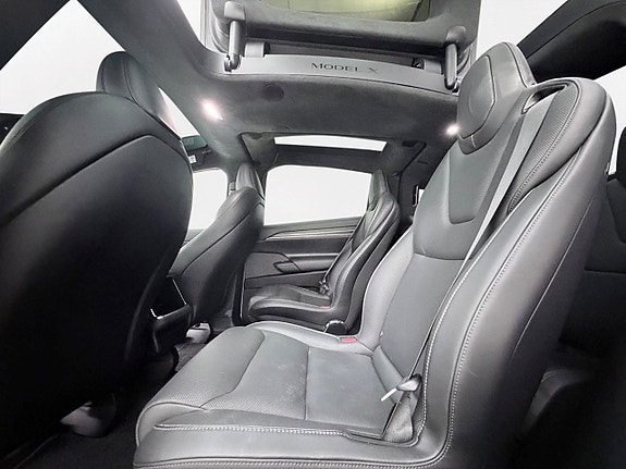 Tesla Model X 18 of 30