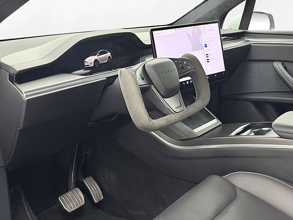 Tesla Model X 15 of 30