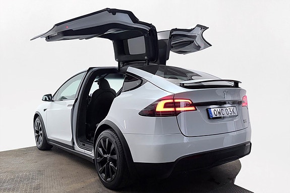 Tesla Model X 12 of 30