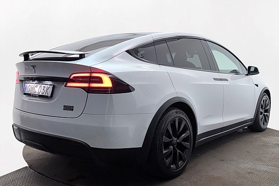 Tesla Model X 8 of 30