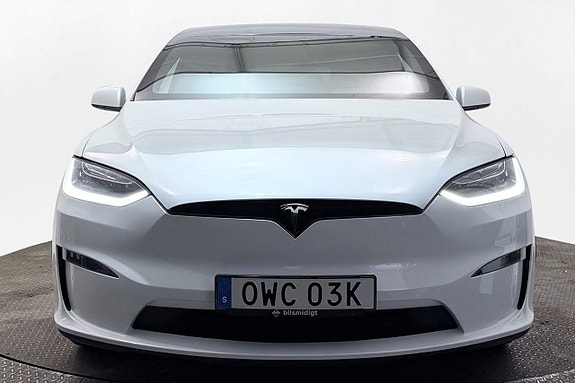 Tesla Model X 3 of 5