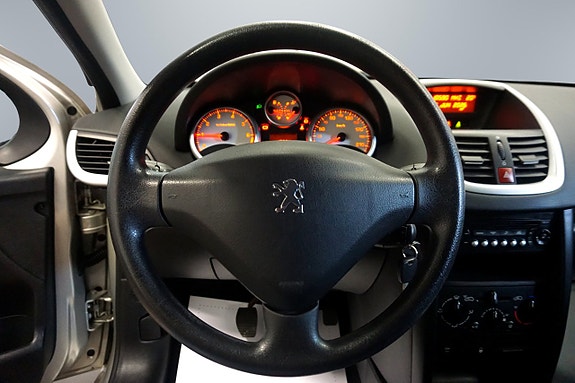 Peugeot 207 9 of 11