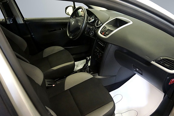 Peugeot 207 7 of 11