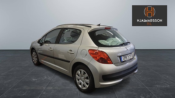 Peugeot 207 2 of 11