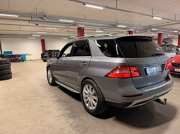Mercedes-Benz ML350 8 of 14