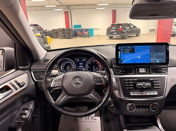 Mercedes-Benz ML350 7 of 14