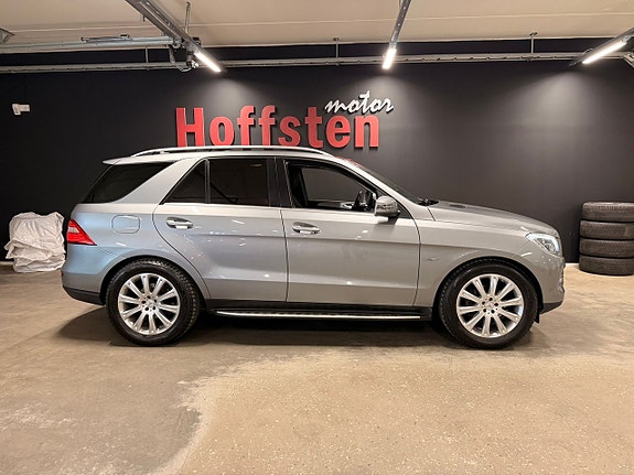 Mercedes-Benz ML350 9 of 14