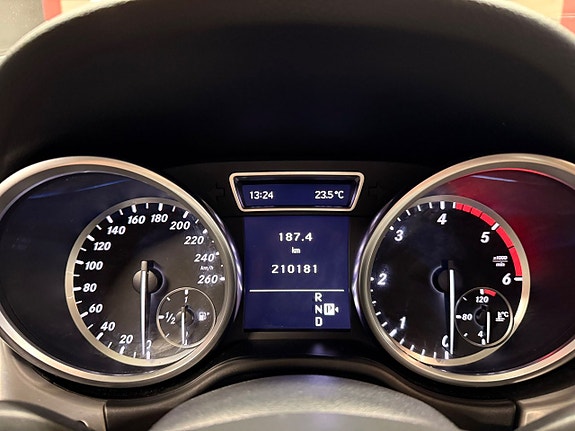 Mercedes-Benz ML350 14 of 14