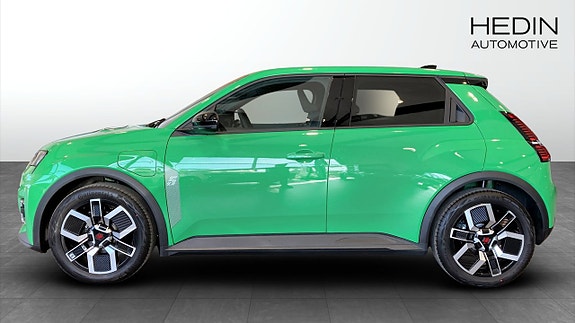 Renault 5 E-Tech 4 of 5