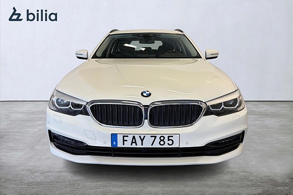 BMW 520d 2 of 5