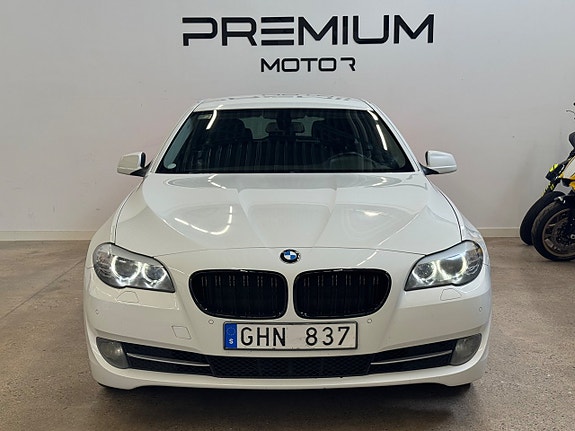 BMW 520d 3 of 5