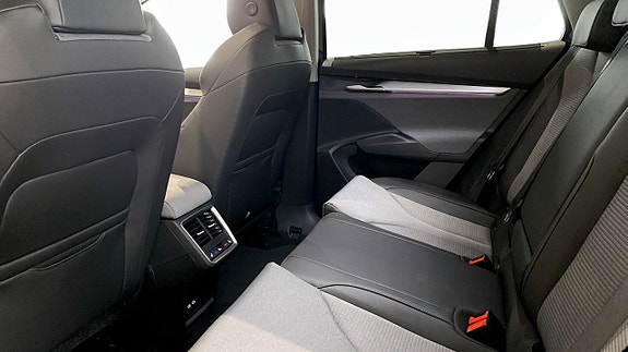 Skoda Enyaq 12 of 18
