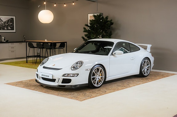 Porsche 911 2 of 5