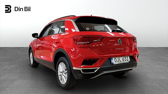 Volkswagen T-Roc 3 of 5