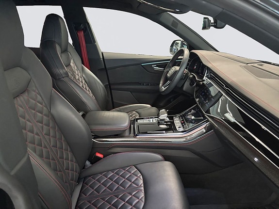 Audi Q8 14 of 21