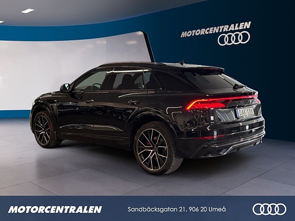 Audi Q8 3 of 21
