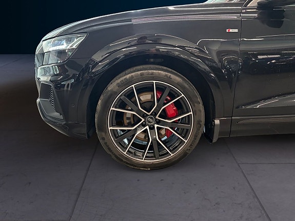 Audi Q8 6 of 21