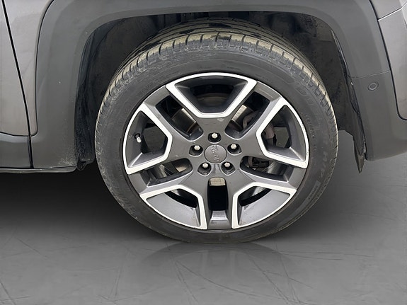 Jeep Renegade 28 of 28