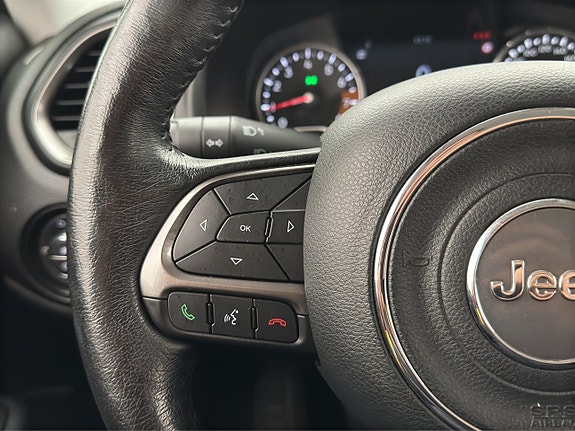 Jeep Renegade 15 of 28