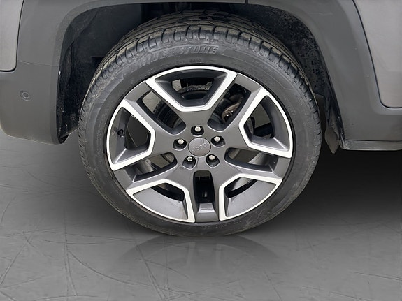 Jeep Renegade 27 of 28