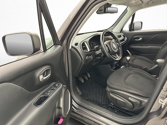 Jeep Renegade 12 of 28