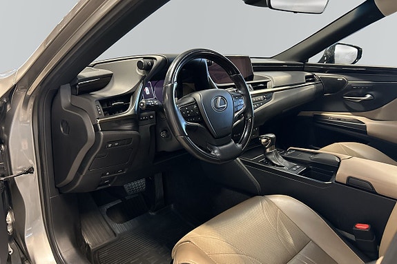 Lexus ES300h 6 of 14