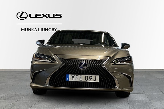 Lexus ES300h 4 of 5
