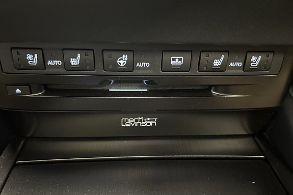 Lexus ES300h 11 of 14