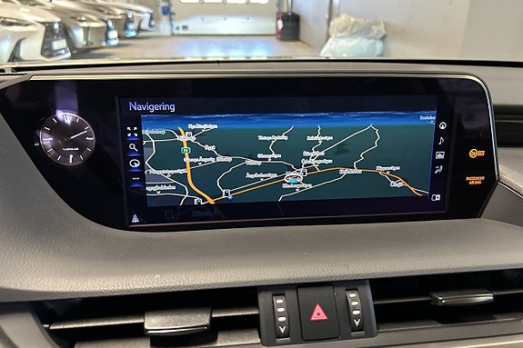 Lexus ES300h 9 of 14