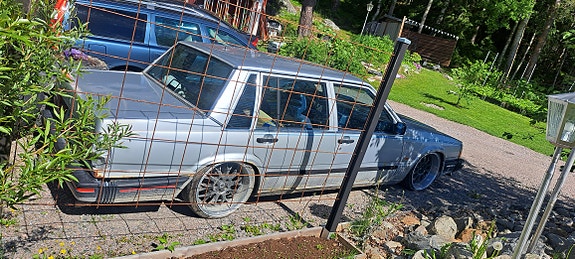 Volvo 740 2 of 5