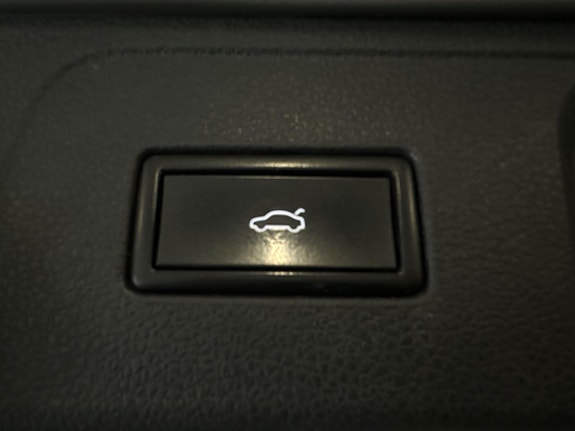 Volkswagen Passat 6 of 15