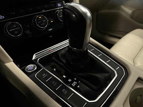 Volkswagen Passat 15 of 15