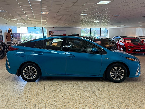 Toyota Prius 8 of 26