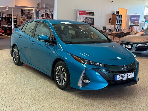 Toyota Prius 9 of 26