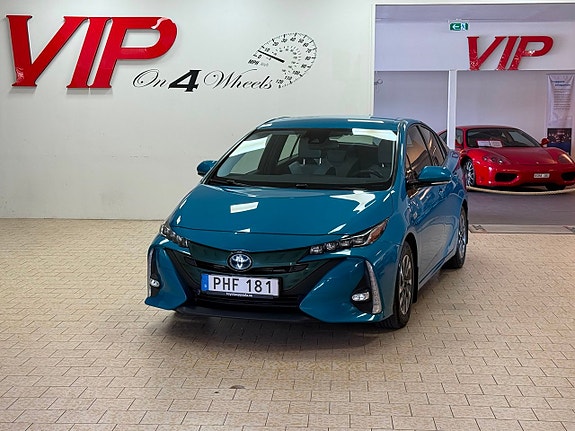 Toyota Prius 3 of 5