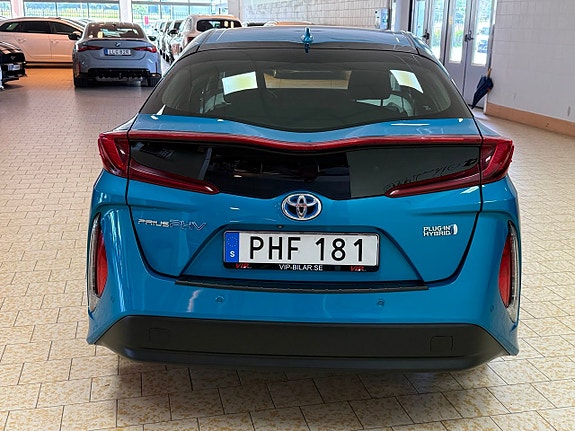 Toyota Prius 6 of 26