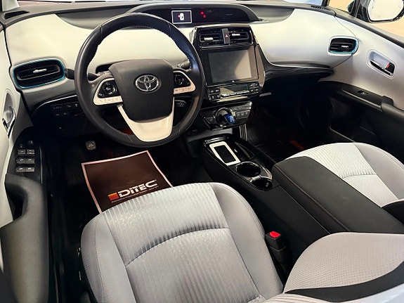 Toyota Prius 14 of 26
