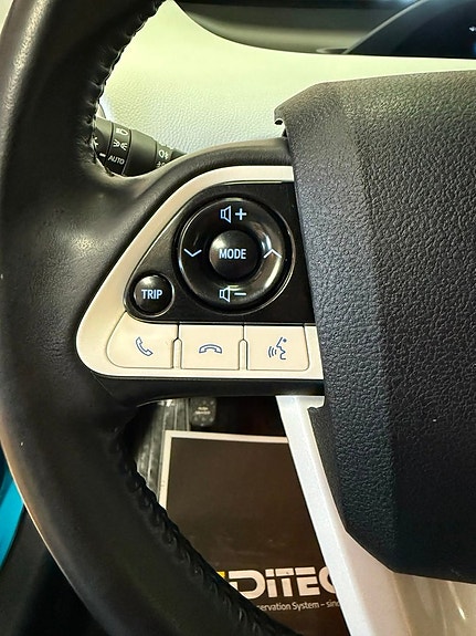Toyota Prius 22 of 26