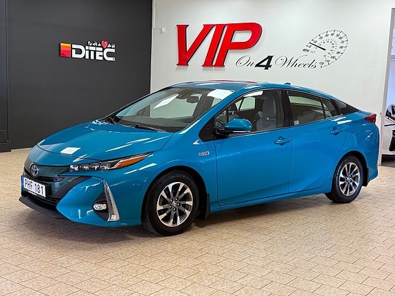 Toyota Prius 2 of 5