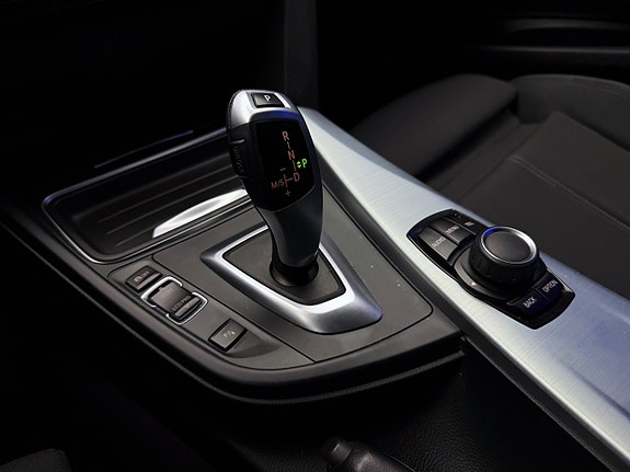 BMW 320d 19 of 30