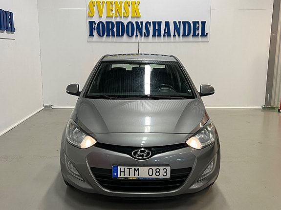 Hyundai i20 2 of 5